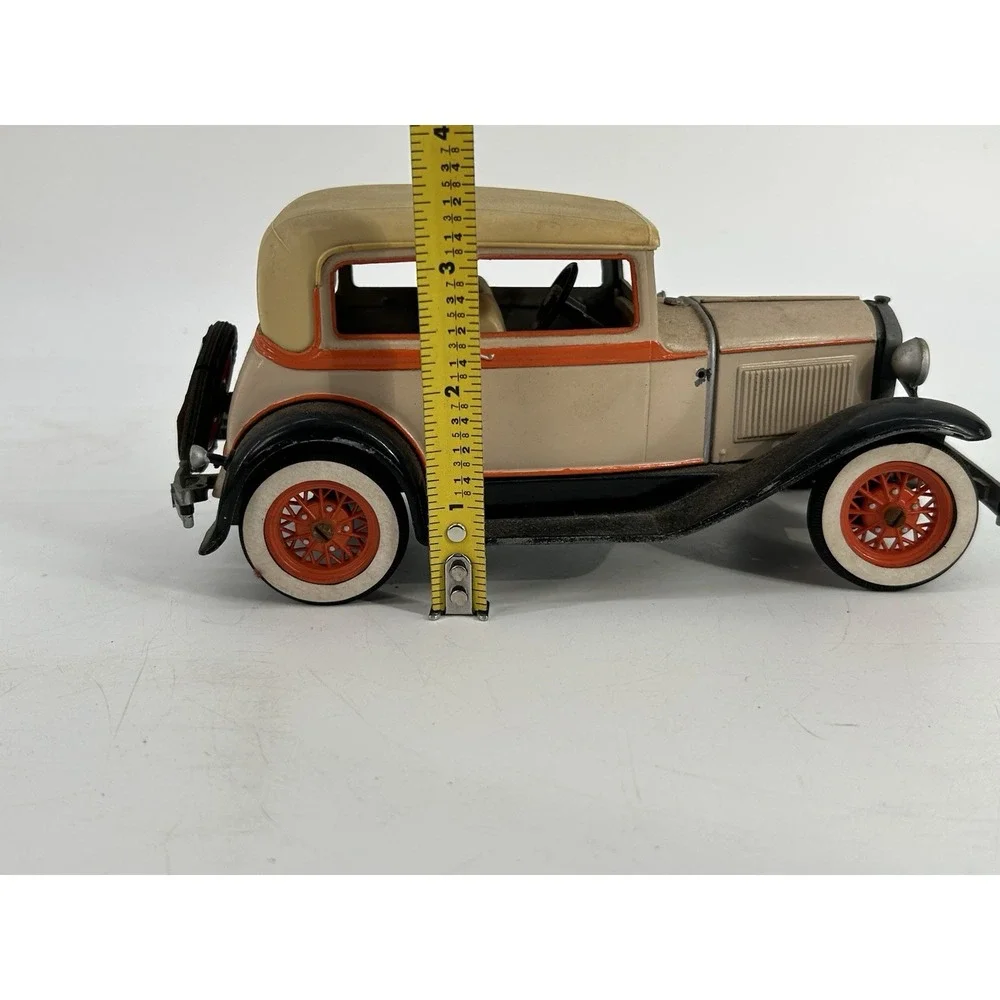 Vintage Hubley Ford Model A Victoria Diecast Metal 1/20 Model Car 4866-300